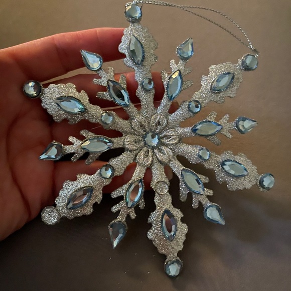 New ornament - Picture 3 of 3